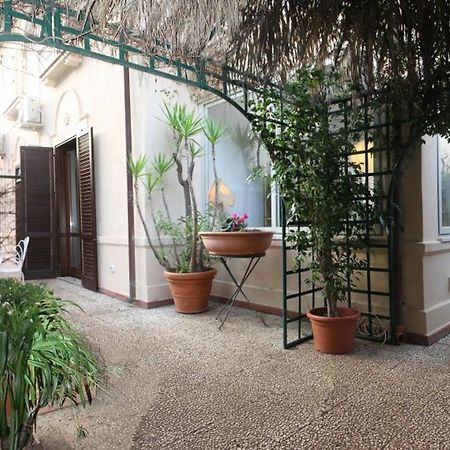 A Un Passo Dal Mare Apartment Lido di Mondello Exterior photo
